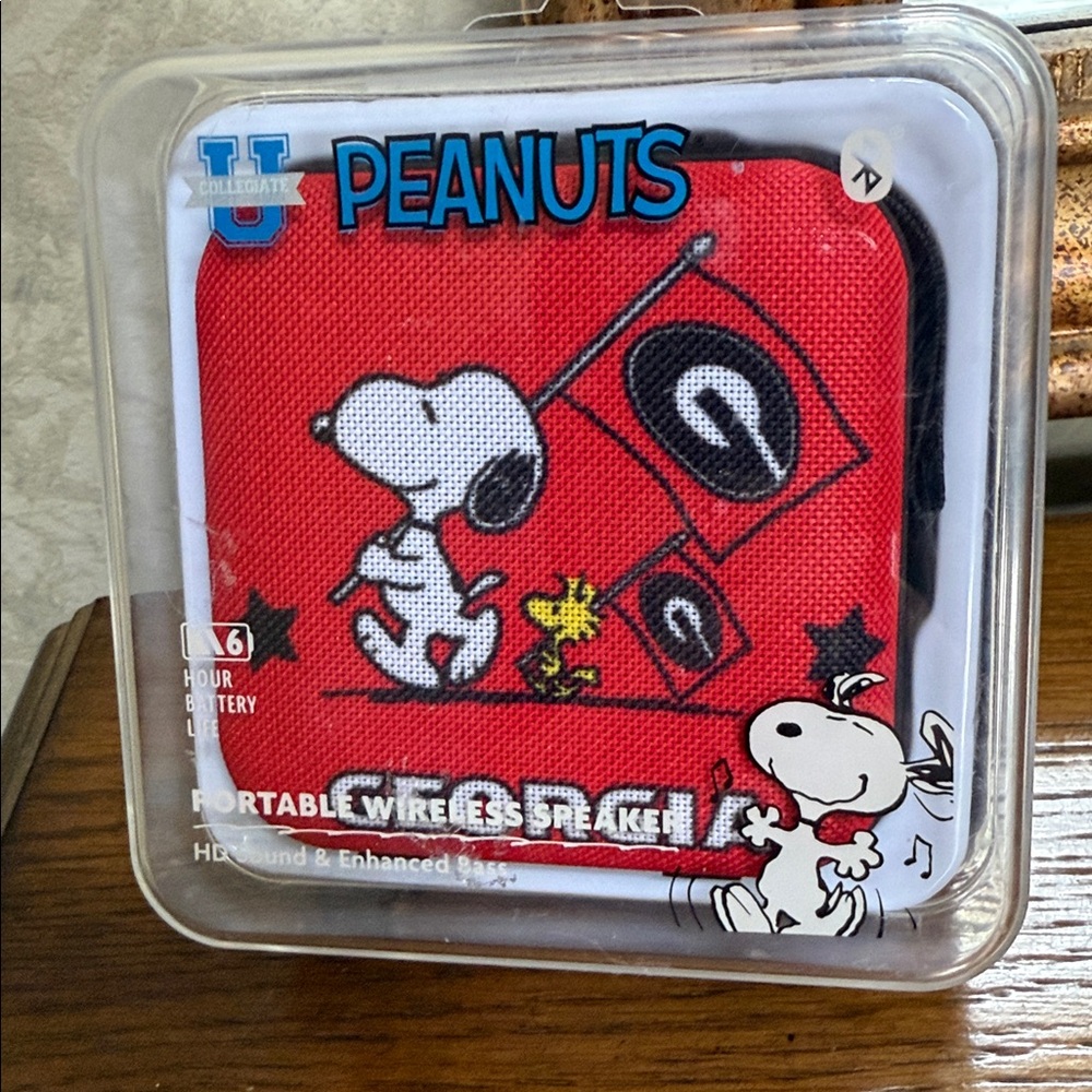 Peanuts wireless speaker Snoopy/Woodstock Red Portable. Georgia State University
